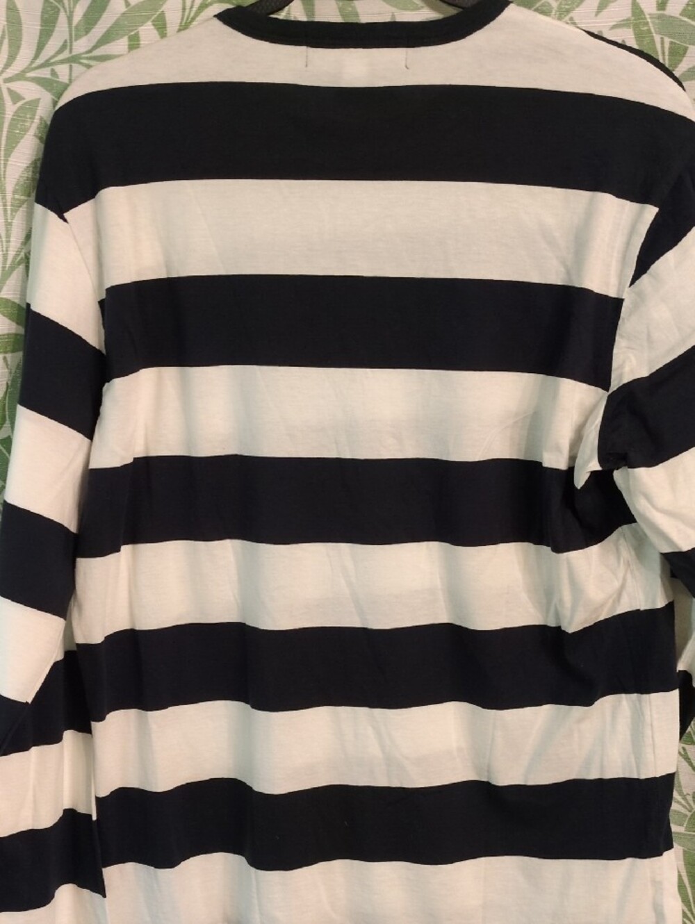 Banana Republic Men’s Black and White Striped Crewneck Sweater - Picture 3 of 3